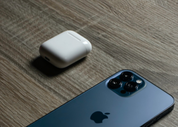 iPhone 13 AirPods 3