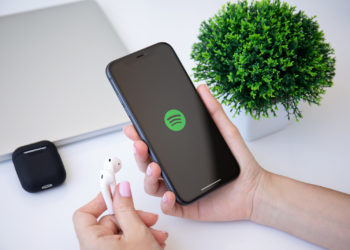 Spotify iOS 15 iPhone Akku entleert