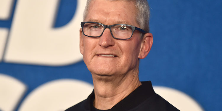 Tim Cook Mixed-Reality-Headset