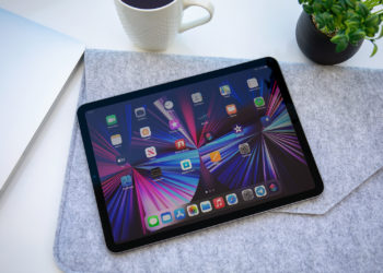 iPadOS 16 Home Hub