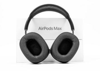 iOS 16 Spatial Audio AirPods