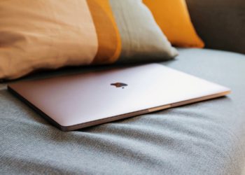 Foldable MacBook Apple