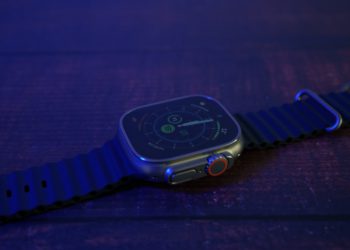 Apple Watch Ultra microLED