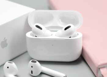 AirPods 4 Apple