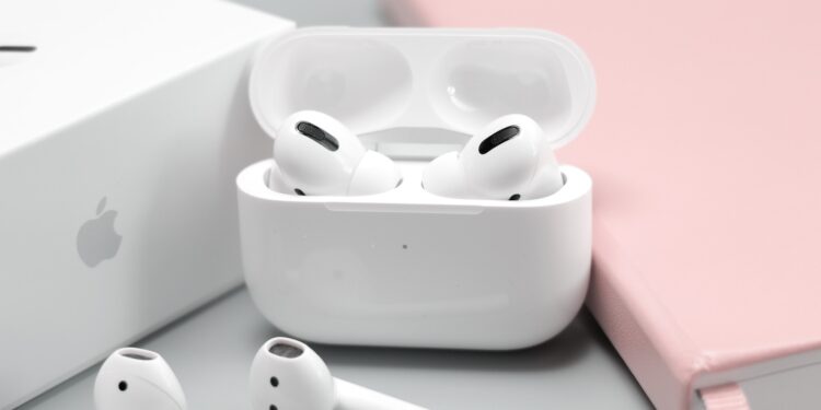 AirPods 4 Apple