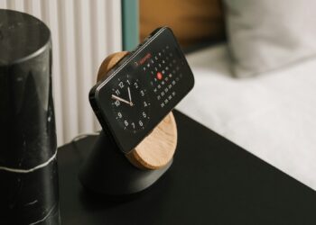 iPhone alarm clock volume