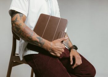 Nomad Leather Folio für das M4 iPad Pro