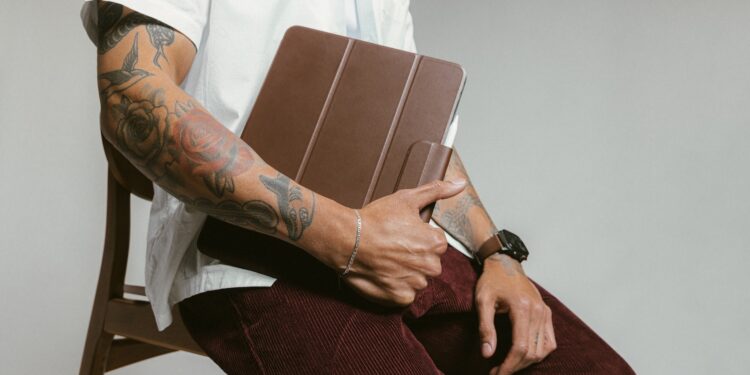 Nomad Leather Folio für das M4 iPad Pro